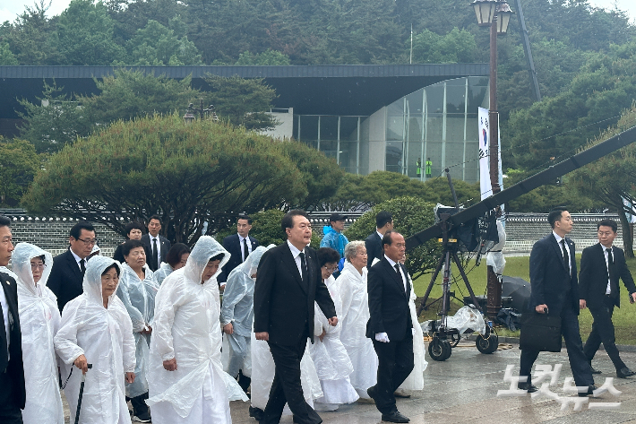 윤석열 대통령이 지난 2022년 이어 올해도 5·18 정부 기념식 참석했다. 김한영 기자