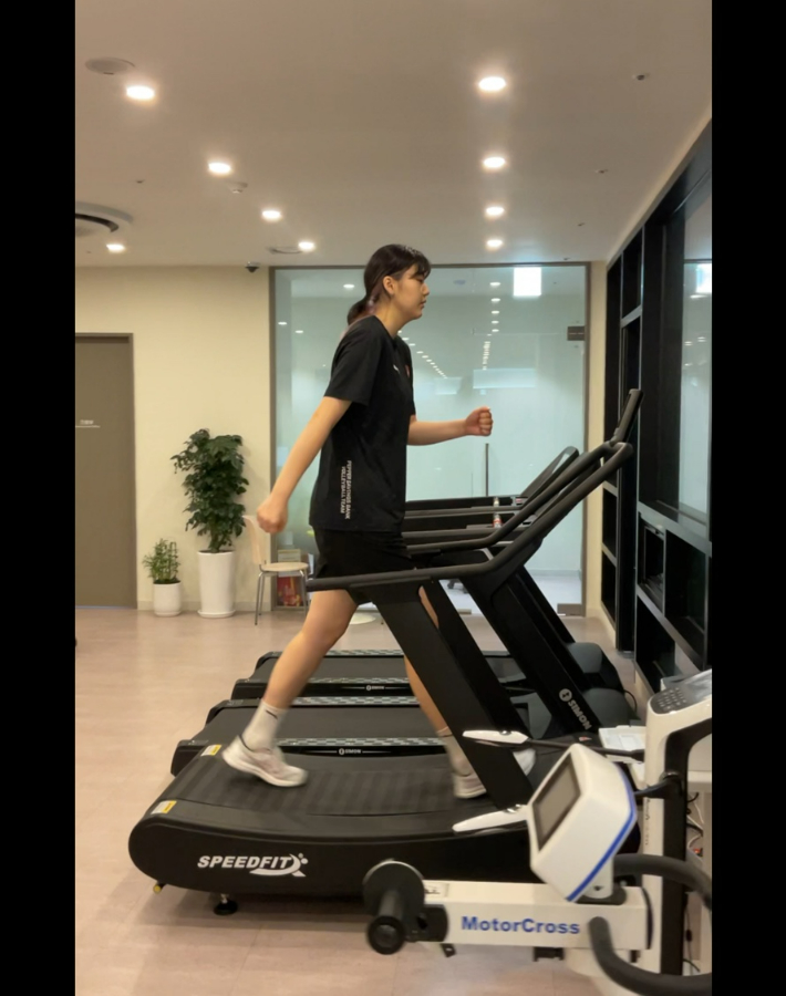 AI 페퍼스 배구단의 국내 최장신 여재 배구 선수인 염어르헝이 무릎 수술 후 러닝을 하며 순조로운 재활을 하고 있다. AI 페퍼스 배구단 제공 