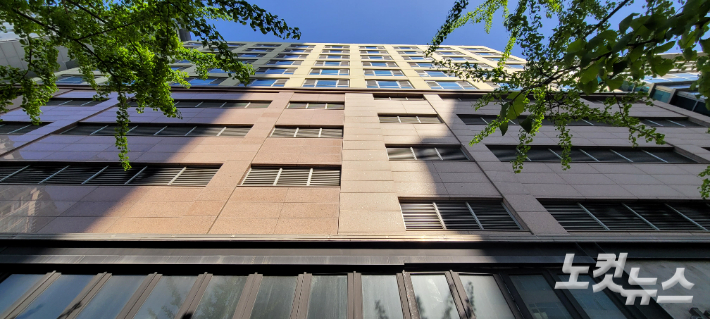 전세사기 의심 신고 사태가 벌어진 경기 화성 동탄의 한 오피스텔 모습. 박창주 기자