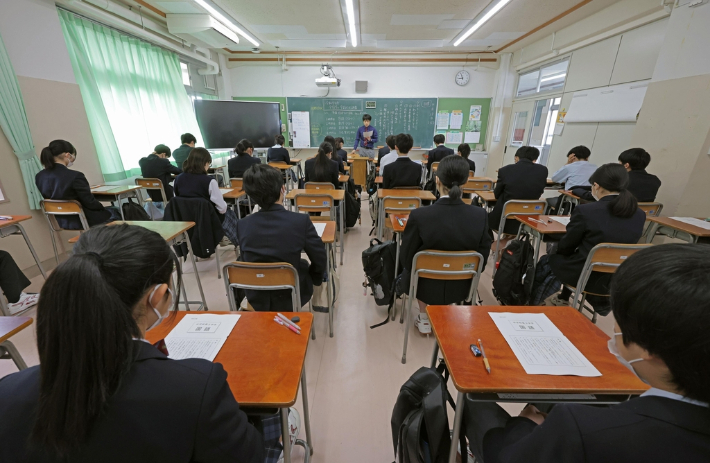 올해 4월 일본의 한 중학교 교실 모습. 연합뉴스