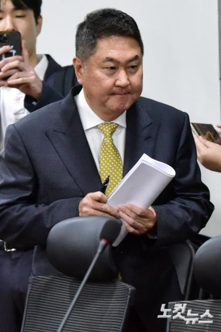 코인게이트 진상조사단 회의 참석하는 이석우 업비트 대표