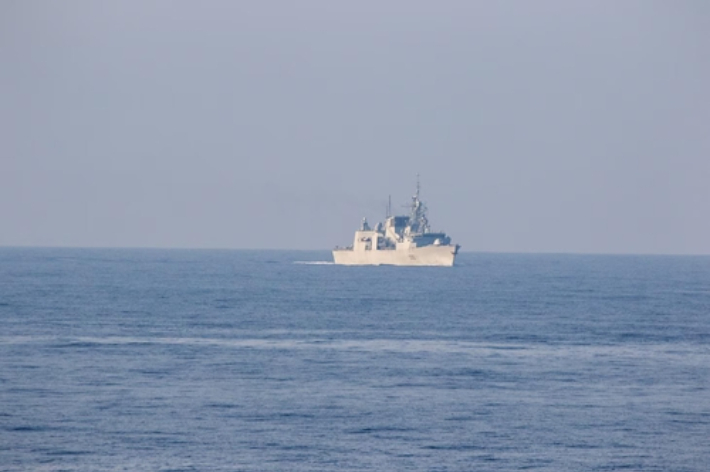 中 군함, 대만해협서 미군 구축함 150m 앞까지 접근해