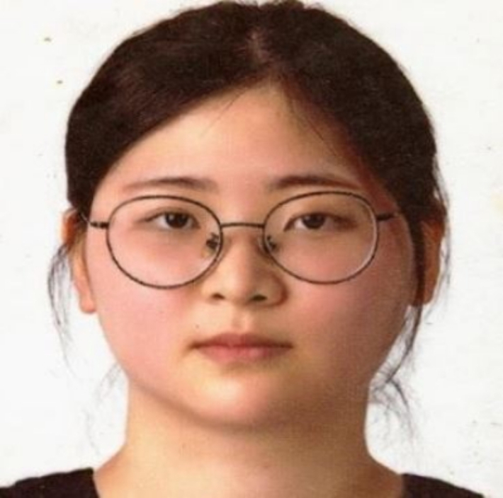 부산경찰청은 살인과 사체유기 피의자 정유정(23·여)의 신상을 공개했다. 정씨는 지난 26일 부산 금정구에서 또래 여성을 살해하고 유기한 혐의를 받는다. 부산경찰청 제공
