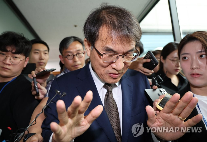 윤창현 "'文 알박기' 선관위장, 민주당에만 관대..사퇴해야"