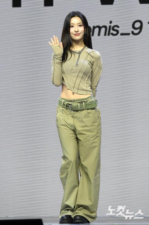 프로미스나인 이새롬, 