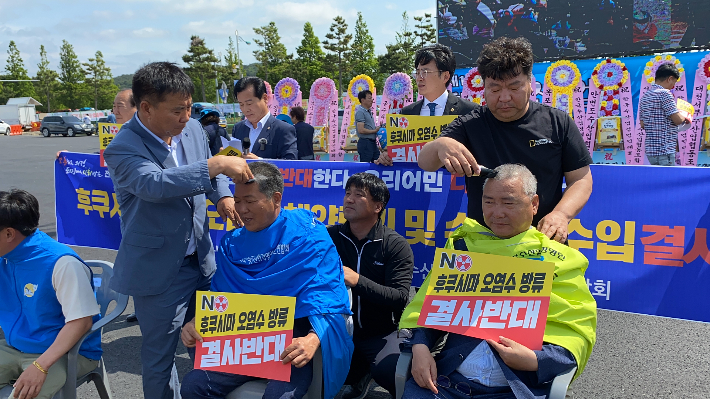 전남도의회 의원들, 오염수 방류·일본산 수산물 수입 반대 '삭발'