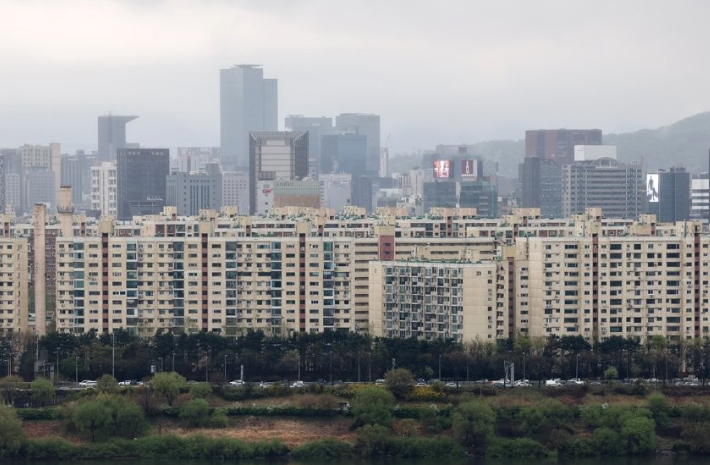 응봉산에서 바라본 강남 아파트단지의 모습. 연합뉴스