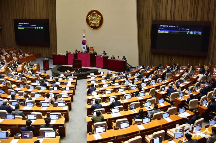 윤관석·이성만 의원 체포동의안 부결