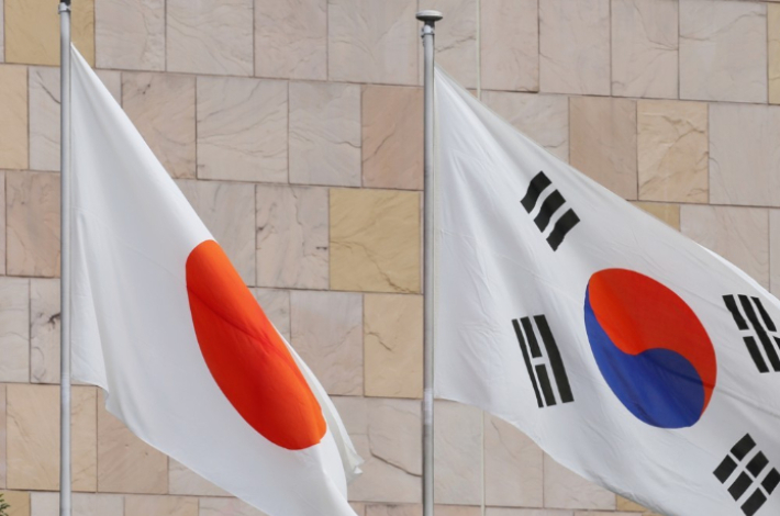 태극기와 일장기. 연합뉴스