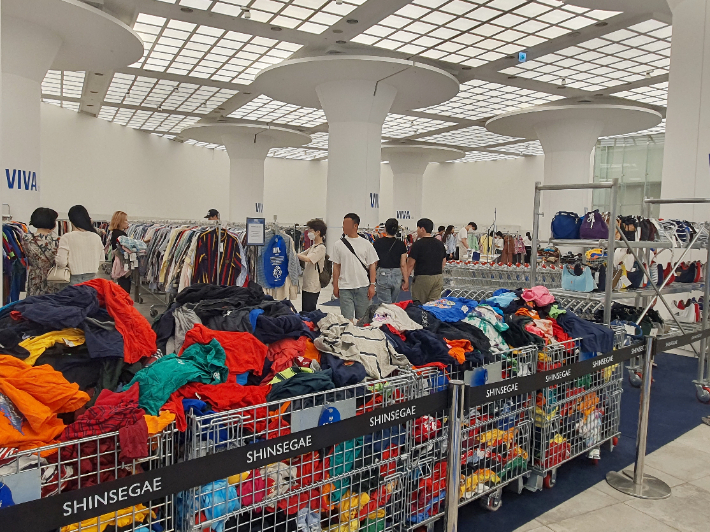 빈티지 팝업스토어. 신세계 센텀시티 제공