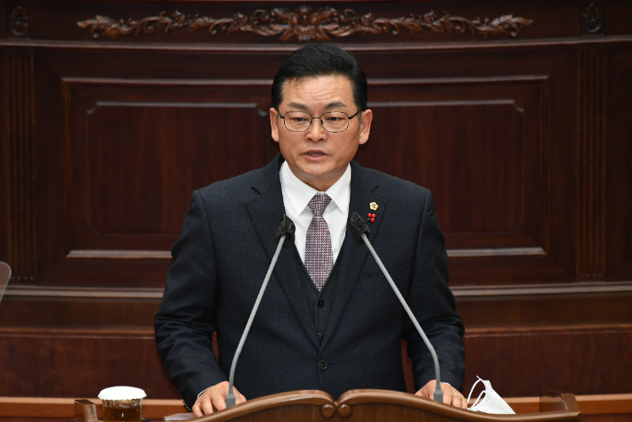 최동원 도의원. 경남도의회 제공