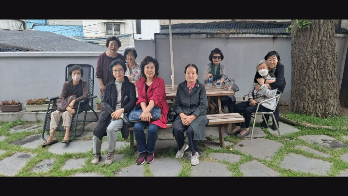 효동교회 마당에 생태적 휴식공간을 만들어 성도들과 직장인에게 쉼을 제공하고 있다. 