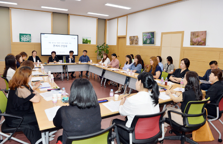 전남 광양시의회는 지난 29일 시의회 쉼터에서 아동·청소년 정책 발굴을 위한 관계자 간담회를 개최했다. 광양시의회 제공