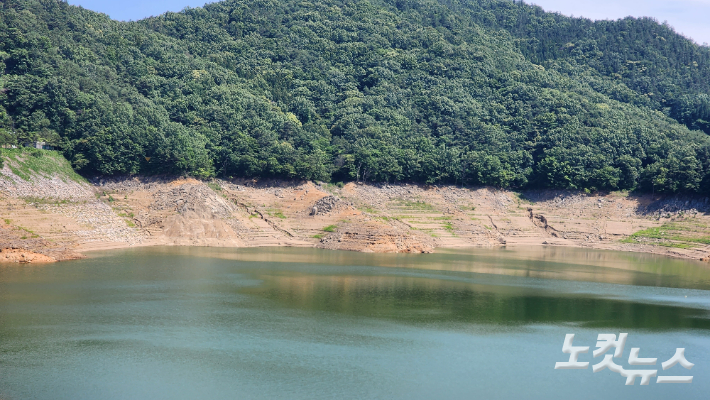 전남 순천 주암댐 저수율이 17%대까지 내려갔다가 이번 장맛비로 40%대를 회복했다. 최창민 기자