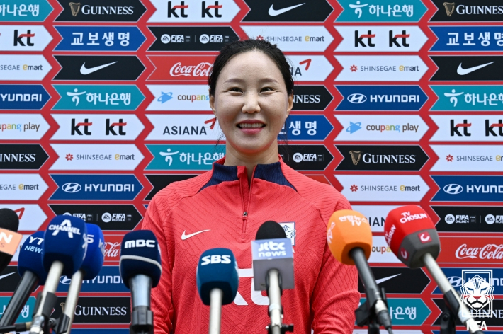 콜린 벨 감독이 이끄는 여자 축구 대표팀의 골키퍼 김정미. 대한축구협회