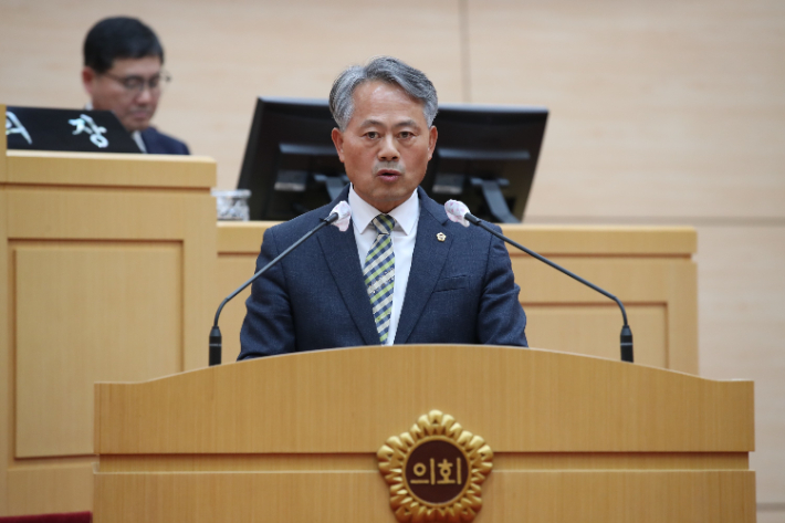 박성재 (더불어민주당/해남2) 전남도의원, 11일 전남도의회 임시회서 '아이키우기 좋은 세상' 5분 발언. 전남도의회 제공