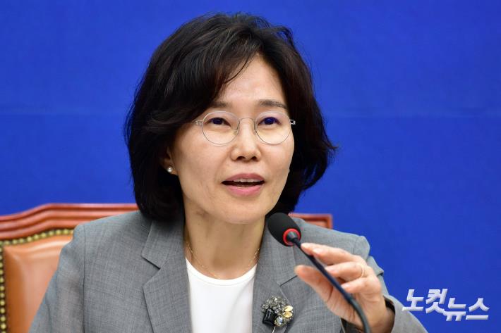 발언하는 김은경 혁신위원장