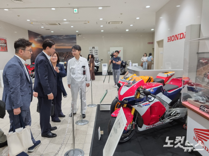 부산항만공사는 13일 구마모토현에 있는 혼다 공장을 찾아 부산항 세일즈에 나섰다. 김혜경 기자 