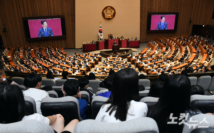 더불어민주당 이재명 대표가 지난 6월 19일 오전 국회 본회의장에서 교섭단체 대표연설을 하고 있다. 황진환 기자