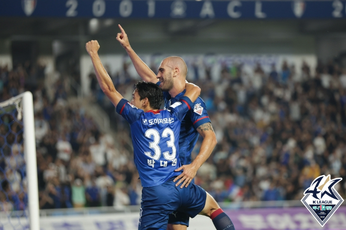 울산 현대를 잡고 무승 터널을 탈출한 수원 삼성. 한국프로축구연맹