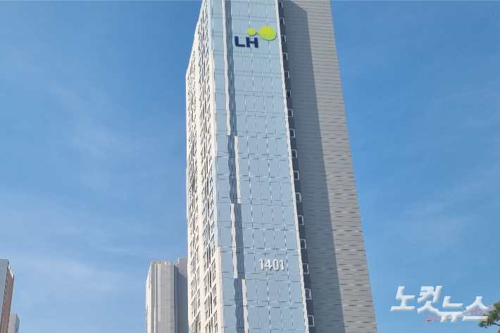 지하주차장 철근 누락이 확인된 충남 아산 배방 LH 아파트 14단지. 인상준 기자