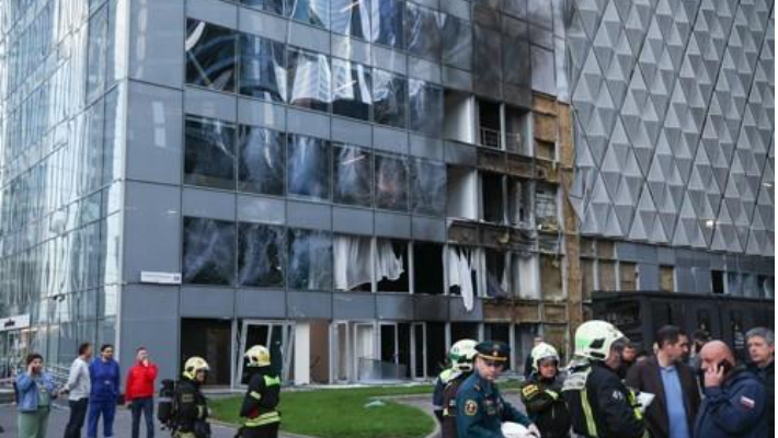 드론 공격으로 일부 파괴된 모스크바 건물. 연합뉴스 