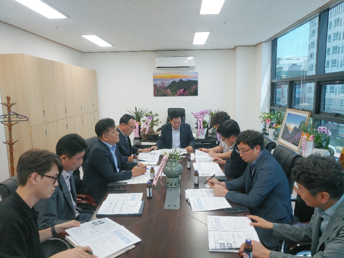 국민의힘 전남도당은 2일 도당 회의실에서 고흥군과 지역 현안 해결을 위한 간담회를 개최했다. 국민의힘 전남도당 제공