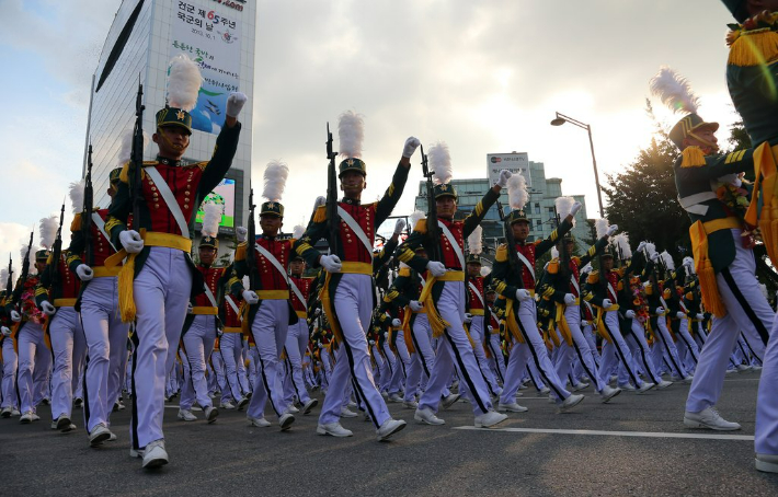 2013년 국군의 날에 열린 시가행진. 연합뉴스