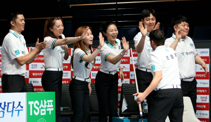 지난 시즌 전반기 우승팀 하나카드는 올 시즌 여자 선수들의 분발이 요구된다. PBA