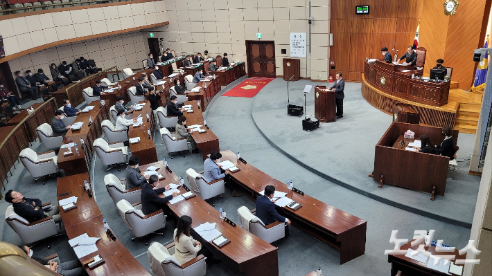 군산시의회 본회의장. 위 사진은 아래 기사와 직접적인 관련 없음. 도상진 기자