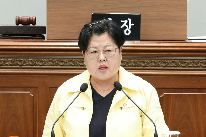 "'이태원 참사 막말' 김미나 의원, 반성한다면 사퇴하라"