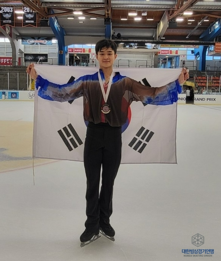 개인 첫 국제 메이저 대회 메달을 따낸 김현겸. 대한빙상경기연맹