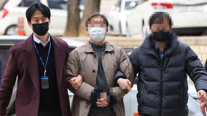 영장실질심사 출석하는 '창원 간첩단 사건' 연루자. 연합뉴스