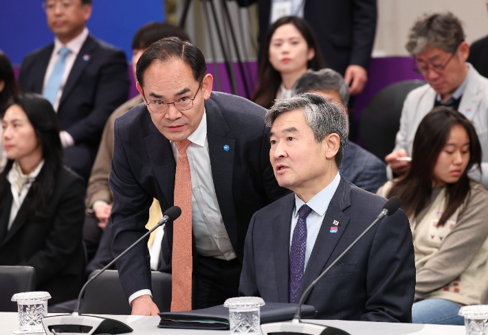 임종득 국가안보실 제2차장(오른쪽) 자료사진. 연합뉴스