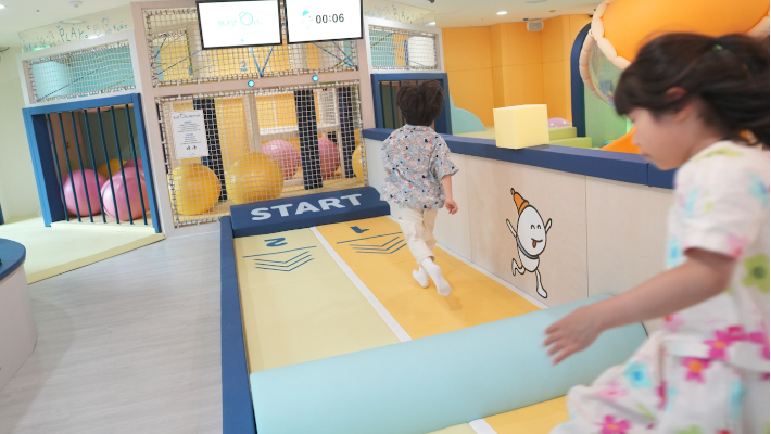 최근에 새롭게 문을 연 서울형 키즈카페 강북구 번3동점에서 아이들이 뛰어놀고 있다. 서울시 제공  