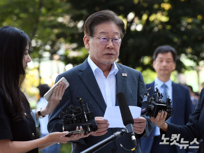 더불어민주당 이재명 대표가 9일 오전 쌍방울 대북 송금 의혹과 관련해 피의자 신분으로 경기 수원지검에 출석하고 있다. 이 대표의 검찰 출석은 당 대표 취임 이후 다섯 번째다. 수원=황진환 기자