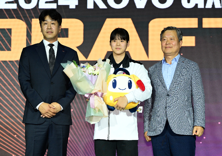 1라운드 7순위로 한국도로공사에 입단한 선명여고 신은지. 한국배구연맹