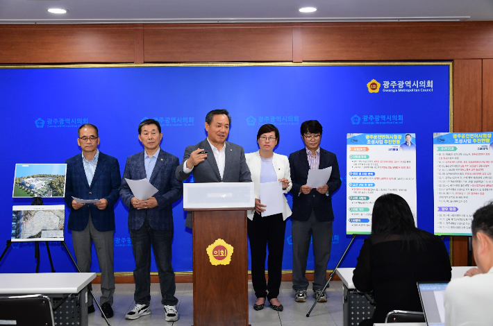 더불어민주당 이형석 의원이 12일 광주광역시의회 브리핑룸에서 광주운전면허시험장 건립에 대해 설명하고 있다. 이형석 의원실 제공 