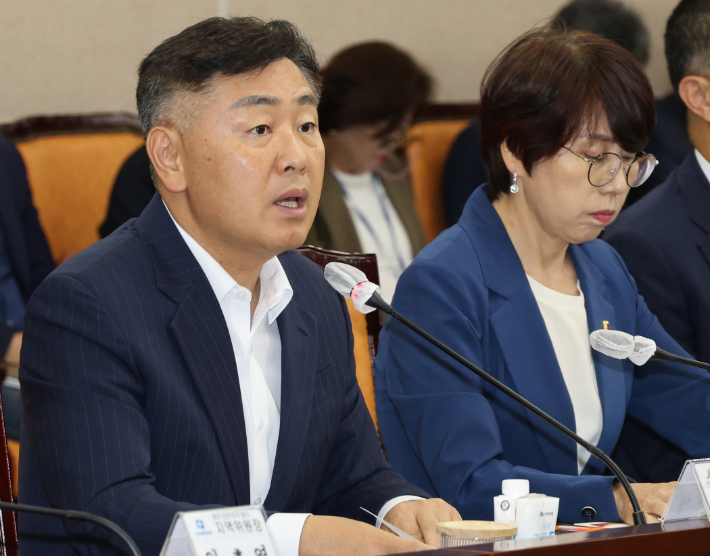 13일 전북도청에서 열린 '더불어민주당·전북도 예산정책협의회'에서 김관영 전북도지사가 발언하고 있다. 연합뉴스