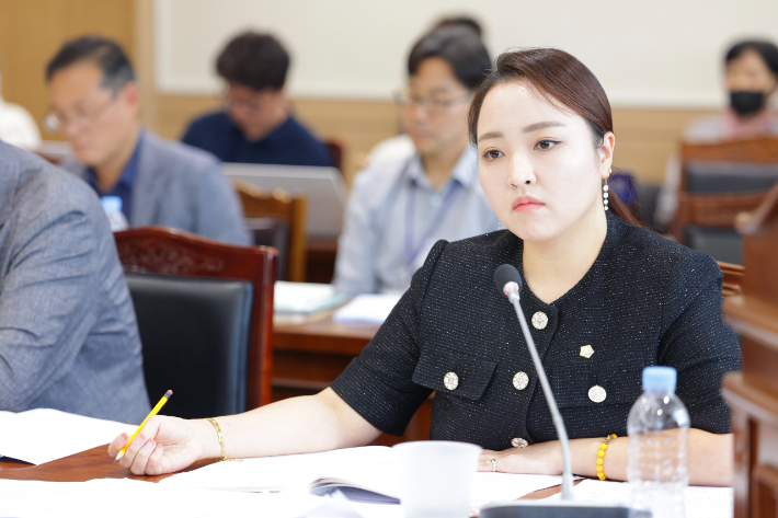 길고양이 보호 조례안을 대표발의한 복아영 시의원. 천안시의회 제공