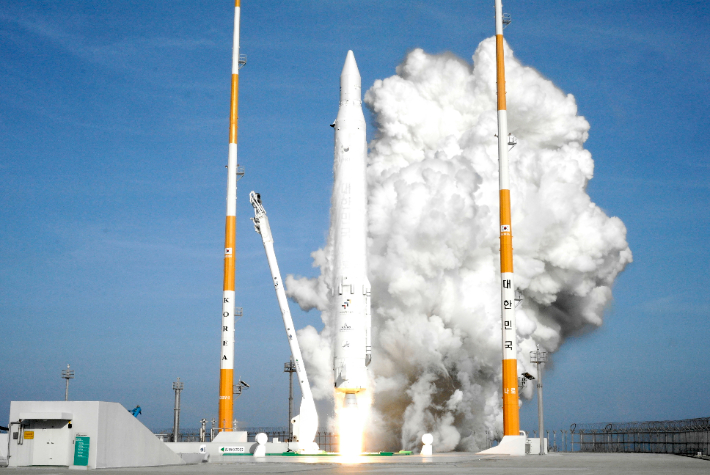 한국 첫 우주발사체 '나로호(KSLV-1)'가 지난 2013년 1월 30일 발사되는 모습. 연합뉴스