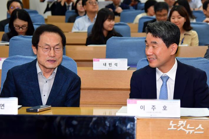 대화하는 이주호 부총리-조희연 서울시교육감