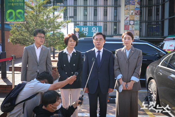 이재명 대표와 면담 마친 진교훈 강서구청장 후보