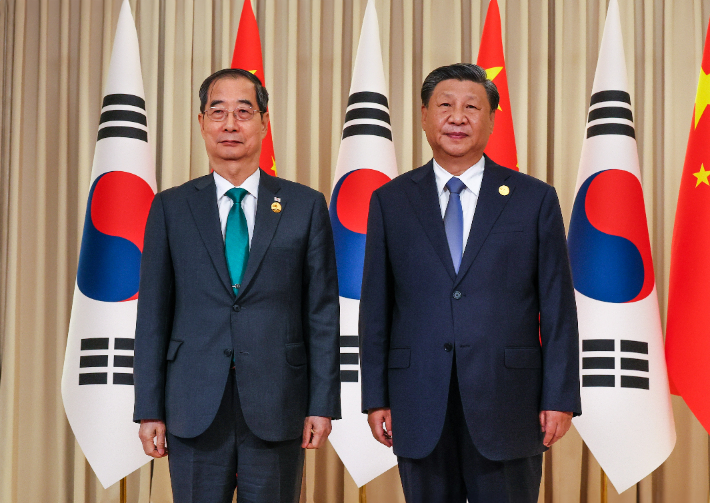 시진핑 중국 국가 주석과 만난 한덕수 국무총리. 연합뉴스  