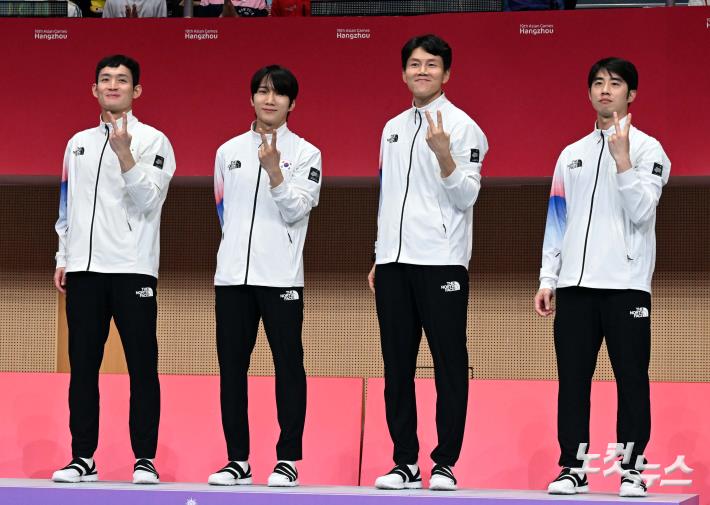 금메달 차지한 남자 플뢰레