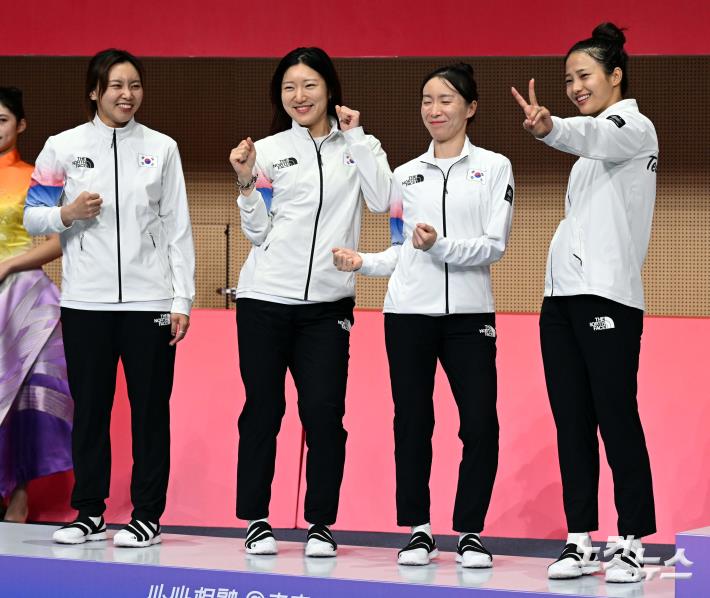 시상대에서 댄스