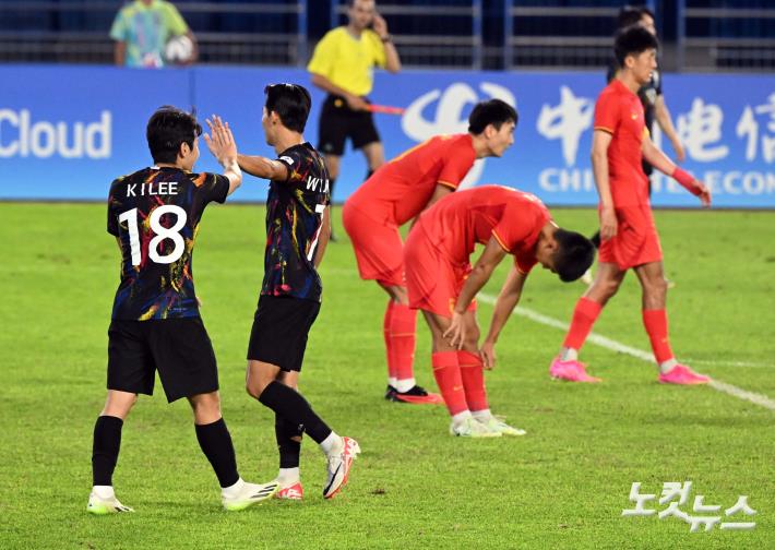 한국 축구, 중국 꺾고 준결승행