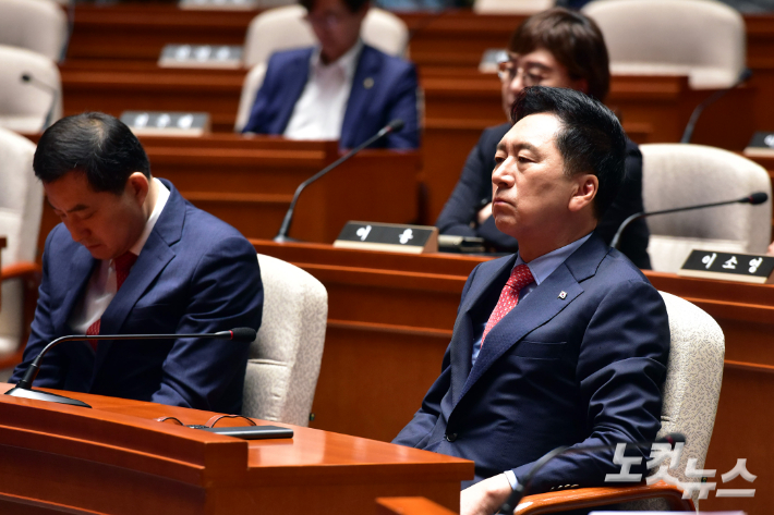 국민의힘 김기현 대표가 굳은 표정을 짓고 있다. 윤창원 기자