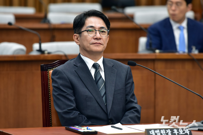 지난달 20일 서울 여의도 국회에서 이균용 대법원장 후보자에 대한 이틀째 인사청문회가 열리고 있다. 윤창원 기자