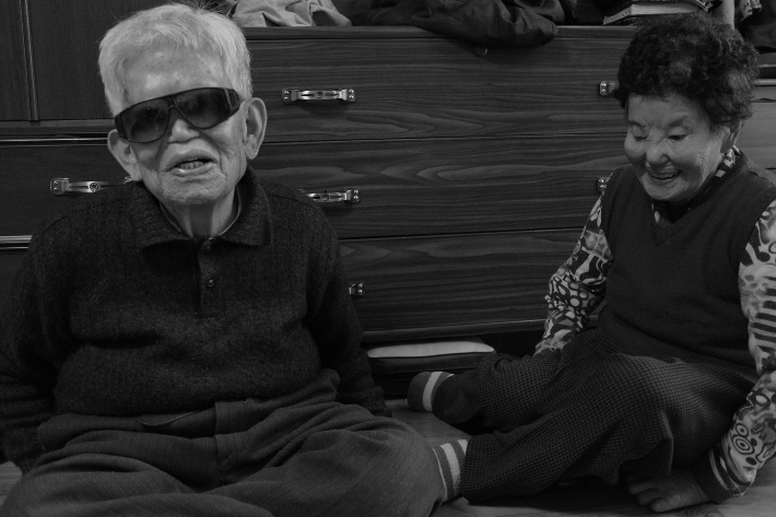 애양병원의 한성신학교(현 토플하우스)에서 교사로 활동했던 고 이부재장로님 부부. 박성태 작가 제공